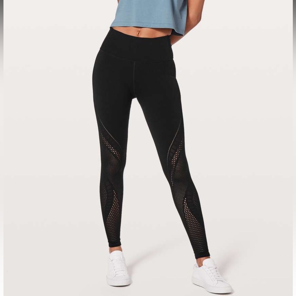 Lululemon Reveal Tight Interconnect